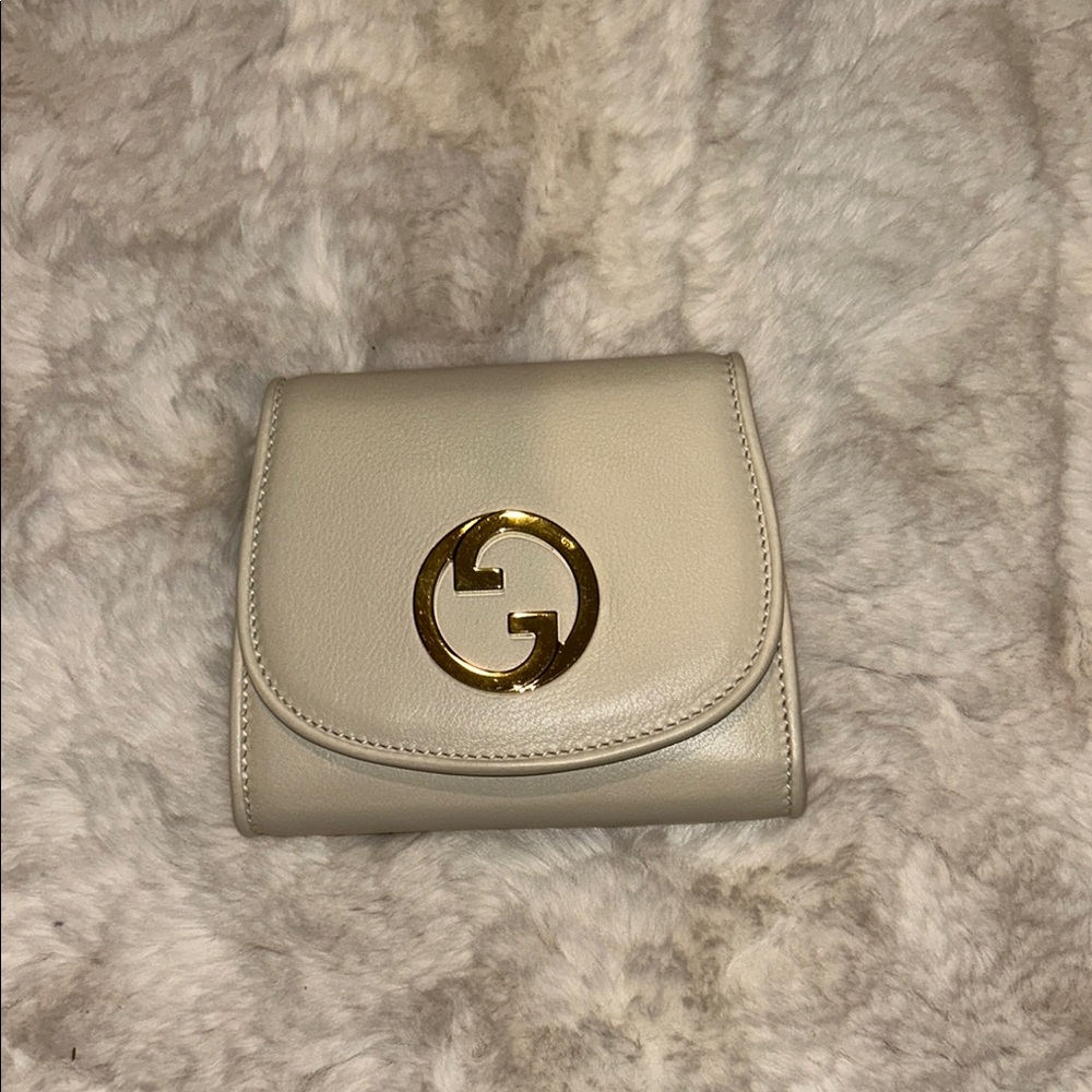 Roxy Calfskin Medium Blondie Chain Wallet Mystic White